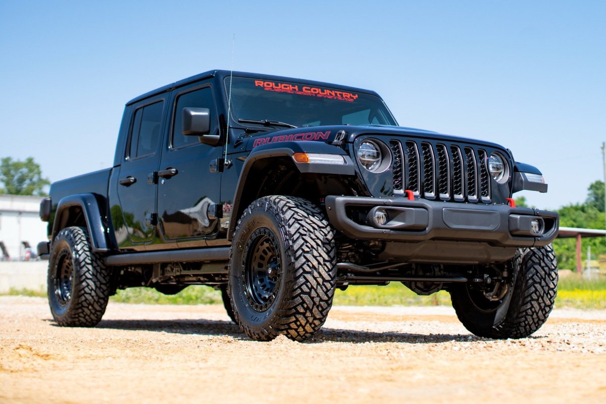 Jeep Gladiator Suspension Lift Kit - Front + Rear - Rough Country - 2.5 Inch Leveling, Linear Coil Rate Springs - '24-'25